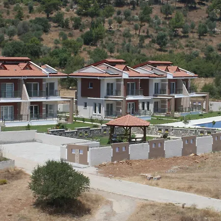 Golden Golf Villalari 4* Sarıgerme
