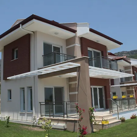 Golden Golf Villalari 4*