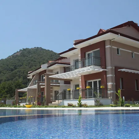 Golden Golf Villalari 4*