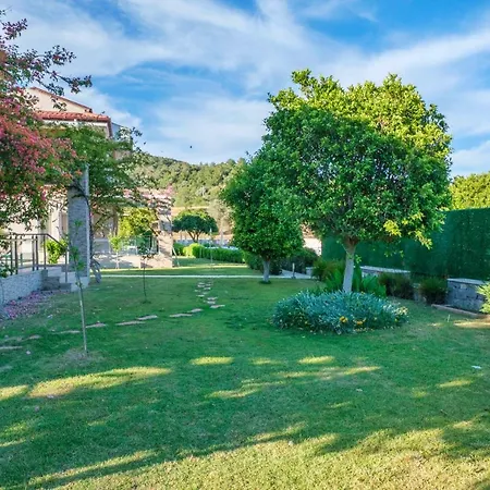 Ξενοδοχείο Golden Golf Villalari