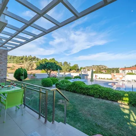 Golden Golf Villalari 4*